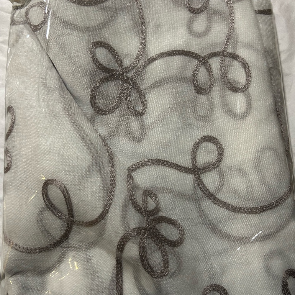 Superior Scroll Sheer Curtains Set of 2 Panels, 26”X 63", Grey New - Picture 4 of 5